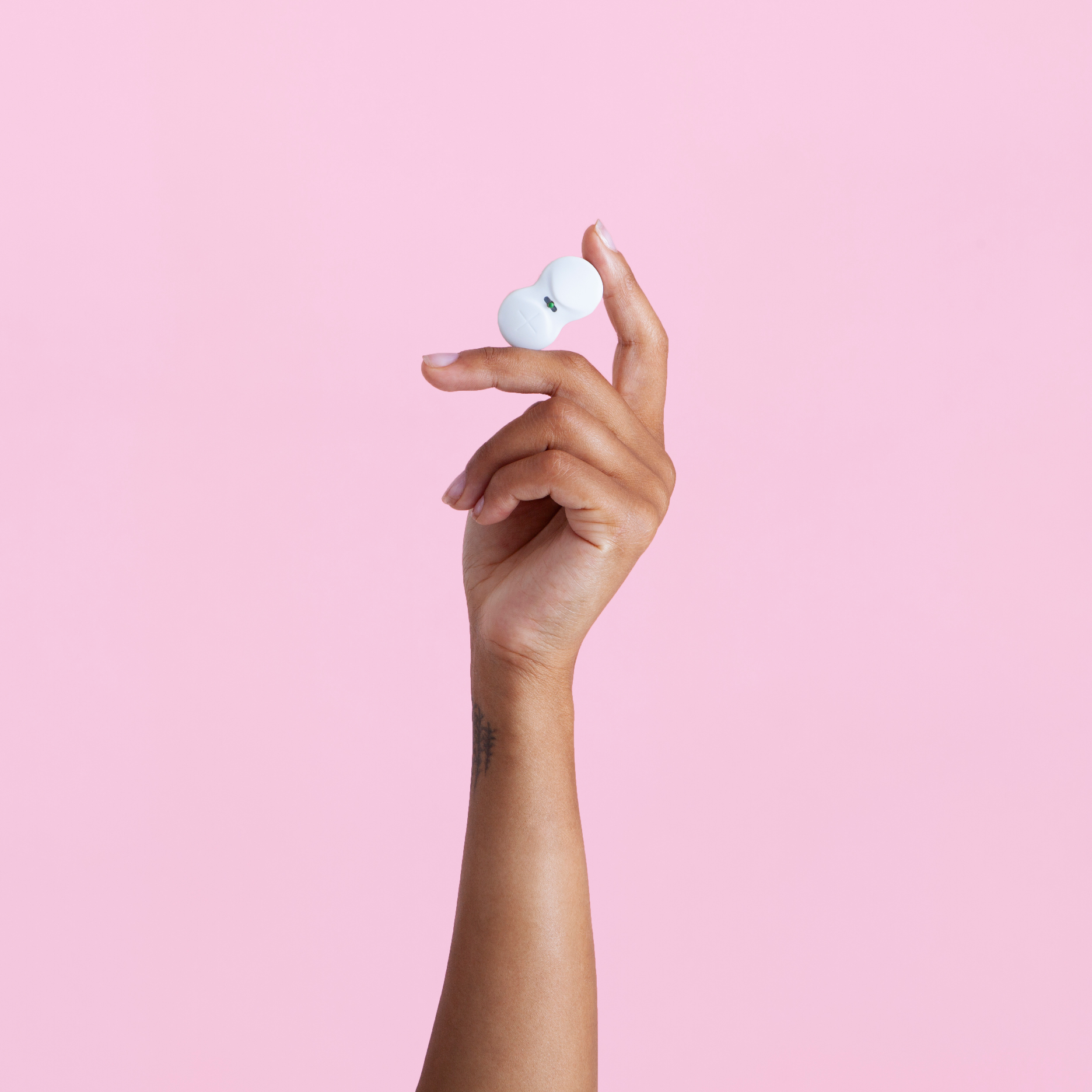 Getting a sleep test shouldn't be complicated... So we’ve made it incredibly simple!
The Sunrise technology fits into a single point of contact 8-gram sensor and offers results available within minutes.
Sunrise is a certified medical device for the aid in the diagnosis of sleep apnea.
High clinical accuracy
Optimized patient experience
Less cost and logistics